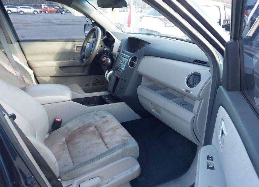 Photo 5 of 2010 Honda Pilot EX (VIN 5FNYF4H48AB034464)