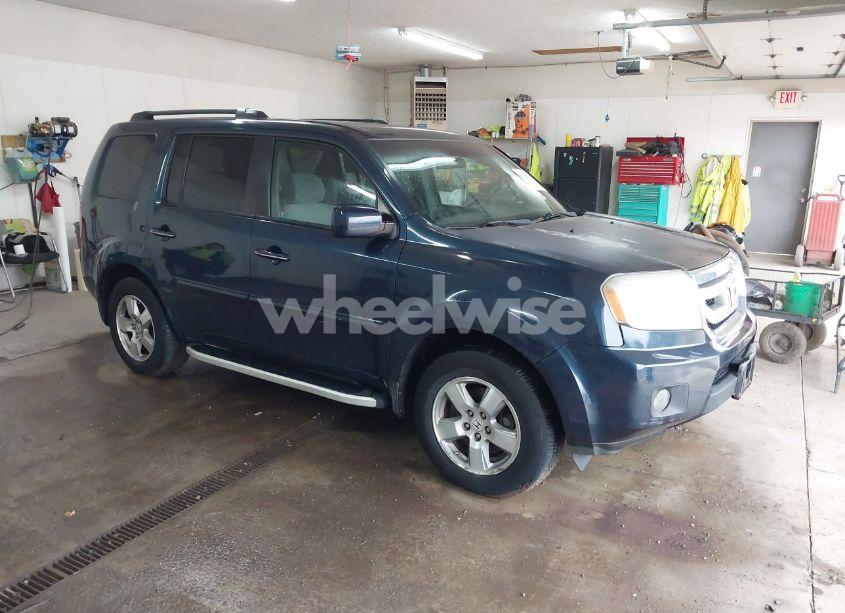 2011 Honda Pilot EX (VIN 5FNYF4H48BB032070) main photo
