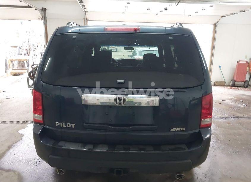 Photo 16 of 2011 Honda Pilot EX (VIN 5FNYF4H48BB032070)