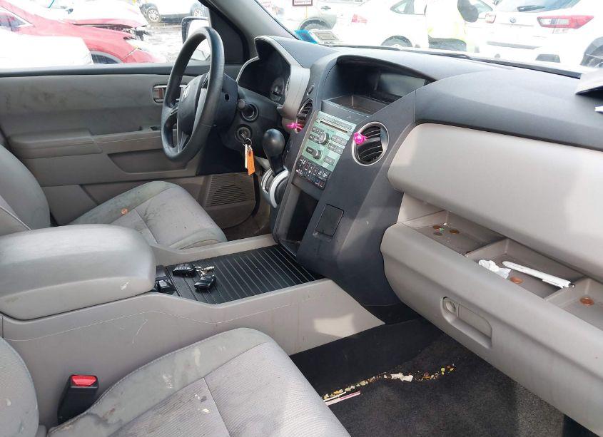 Photo 5 of 2011 Honda Pilot EX (VIN 5FNYF4H48BB034451)