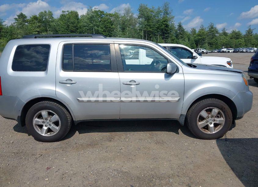 Photo 13 of 2011 Honda Pilot EX (VIN 5FNYF4H48BB064467)