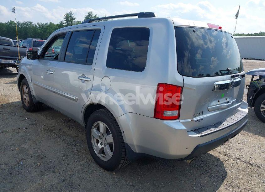 Photo 3 of 2011 Honda Pilot EX (VIN 5FNYF4H48BB064467)