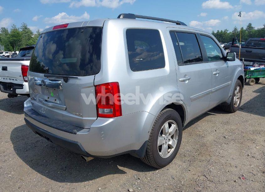 Photo 4 of 2011 Honda Pilot EX (VIN 5FNYF4H48BB064467)