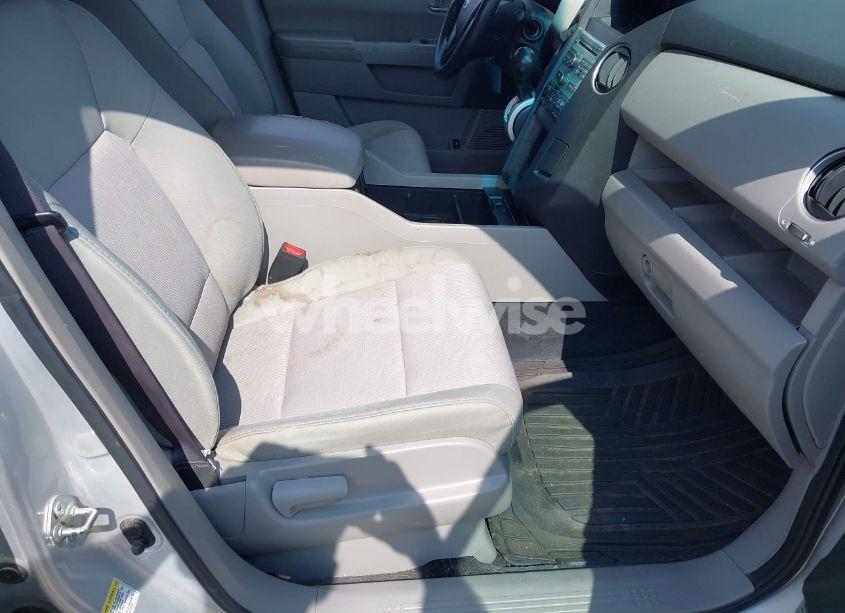 Photo 5 of 2011 Honda Pilot EX (VIN 5FNYF4H48BB064467)