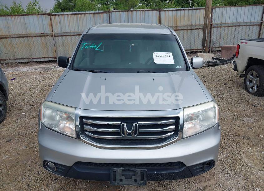 Photo 12 of 2012 Honda Pilot EX (VIN 5FNYF4H48CB001998)