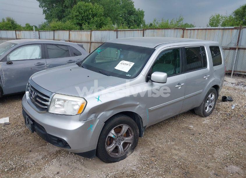 Photo 2 of 2012 Honda Pilot EX (VIN 5FNYF4H48CB001998)