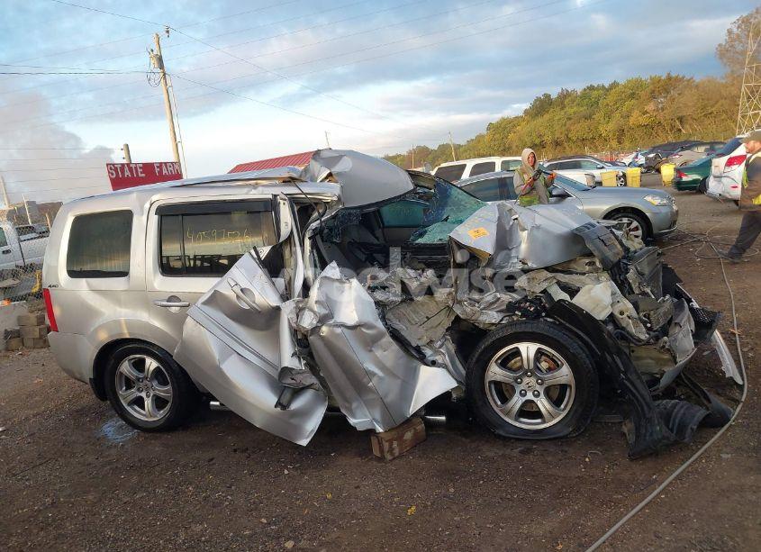 Photo 12 of 2012 Honda Pilot EX (VIN 5FNYF4H48CB007963)