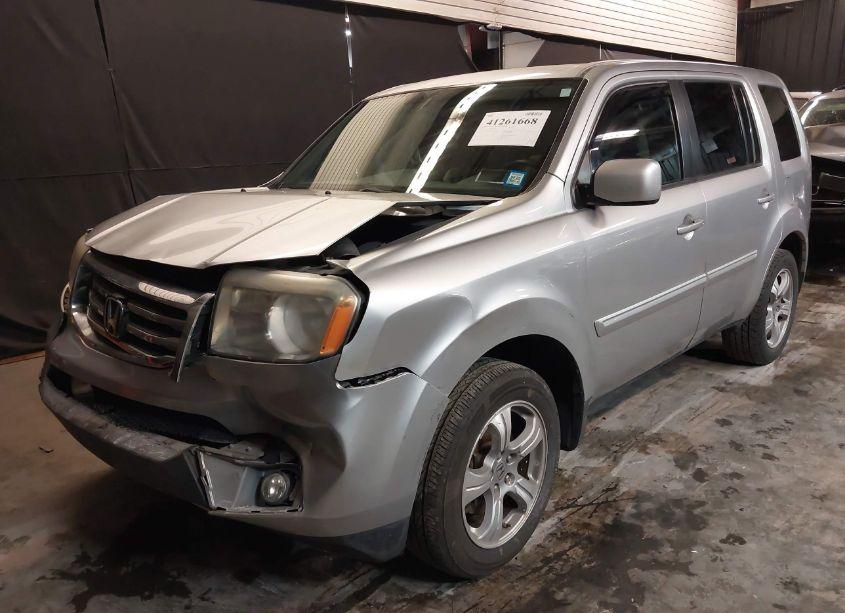 Photo 2 of 2013 Honda Pilot EX (VIN 5FNYF4H48DB029060)