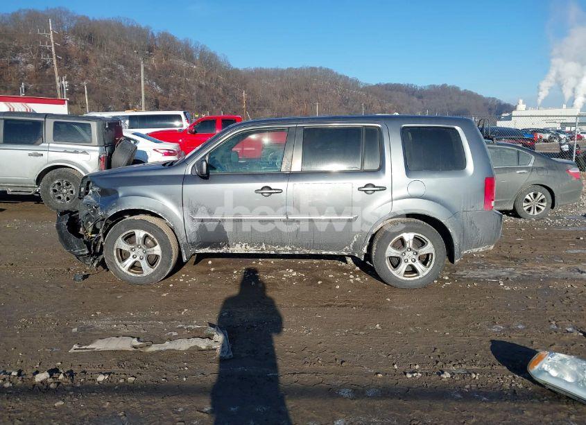 Photo 15 of 2013 Honda Pilot EX (VIN 5FNYF4H48DB034632)