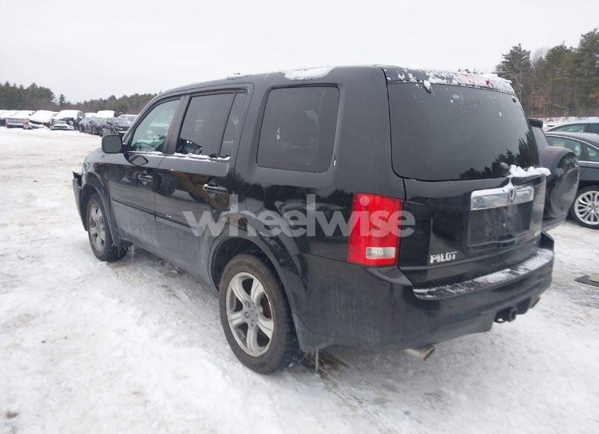 Photo 3 of 2014 Honda Pilot EX (VIN 5FNYF4H48EB031750)