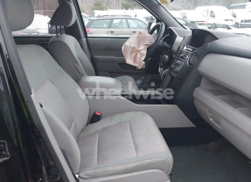 Photo 5 of 2014 Honda Pilot EX (VIN 5FNYF4H48EB031750)