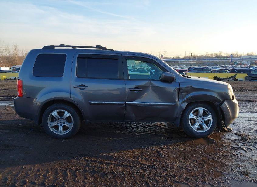 Photo 14 of 2015 Honda Pilot EX (VIN 5FNYF4H48FB054771)
