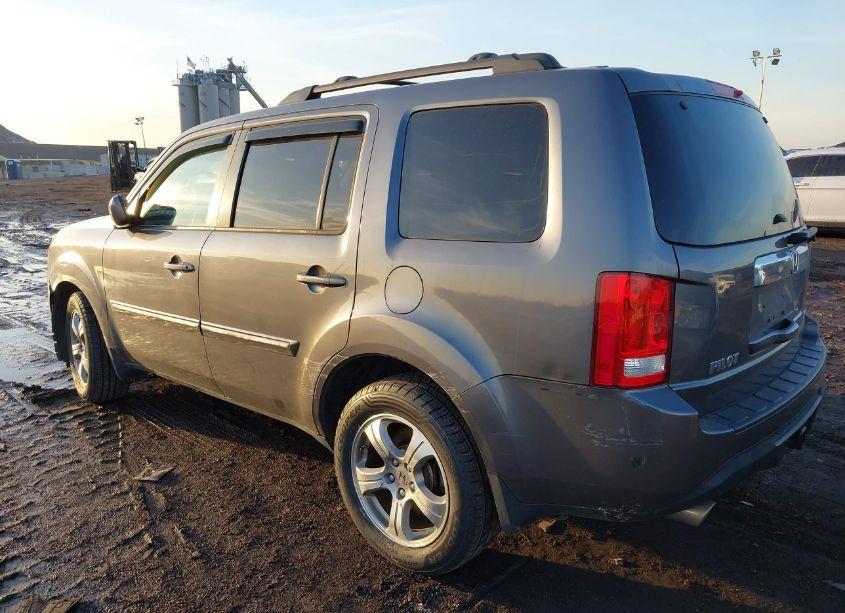 Photo 3 of 2015 Honda Pilot EX (VIN 5FNYF4H48FB054771)