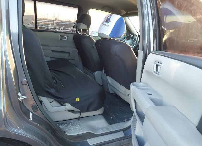 Photo 8 of 2015 Honda Pilot EX (VIN 5FNYF4H48FB054771)