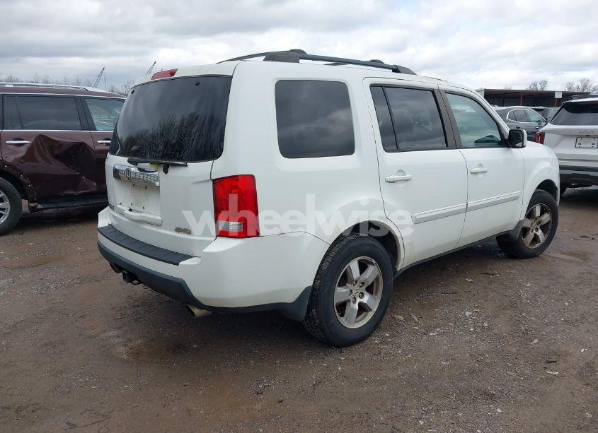 Photo 4 of 2010 Honda Pilot EX (VIN 5FNYF4H4XAB019478)