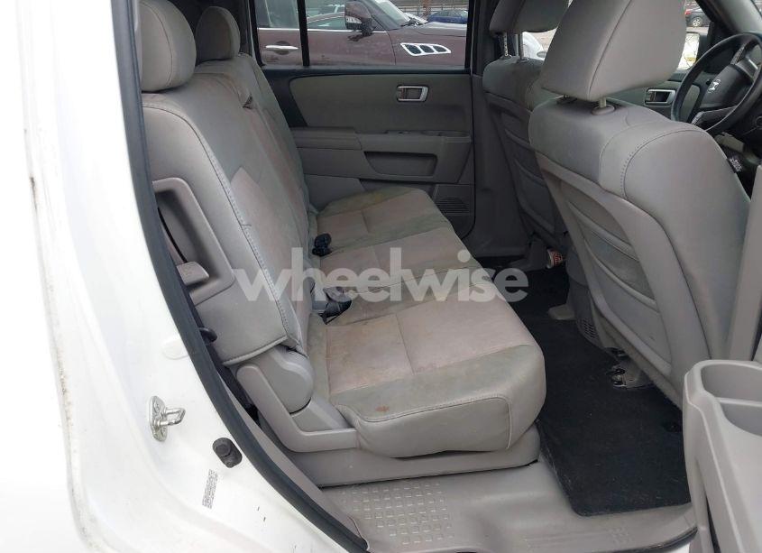 Photo 8 of 2010 Honda Pilot EX (VIN 5FNYF4H4XAB019478)