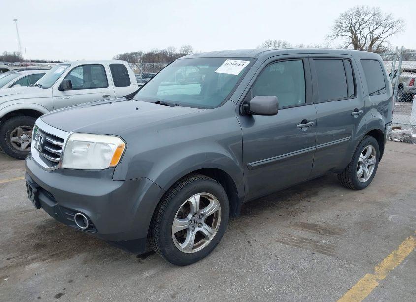 Photo 2 of 2012 Honda Pilot EX (VIN 5FNYF4H4XCB004353)