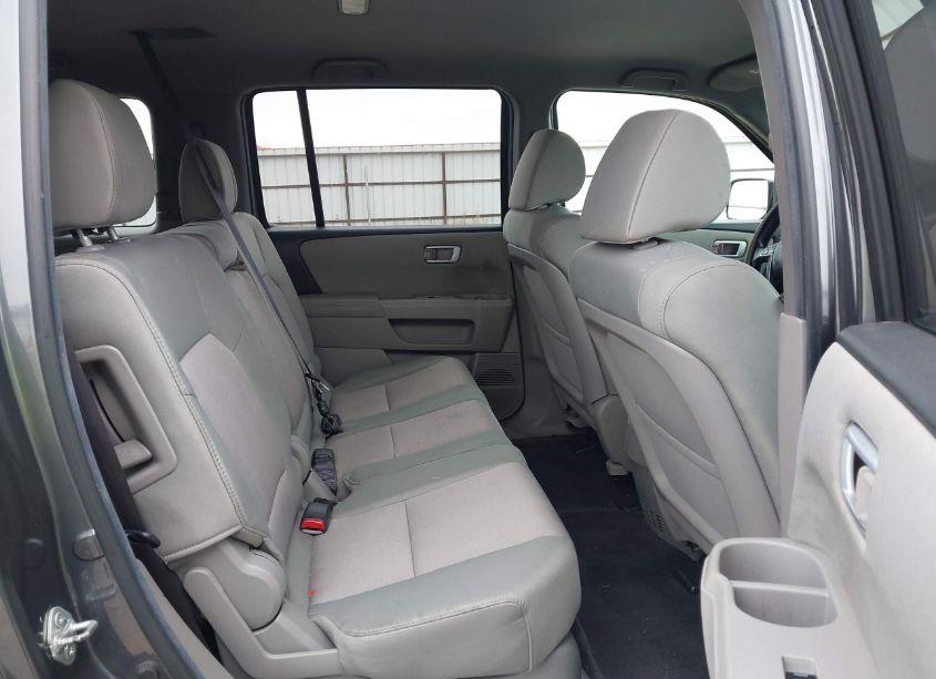 Photo 8 of 2012 Honda Pilot EX (VIN 5FNYF4H4XCB004353)