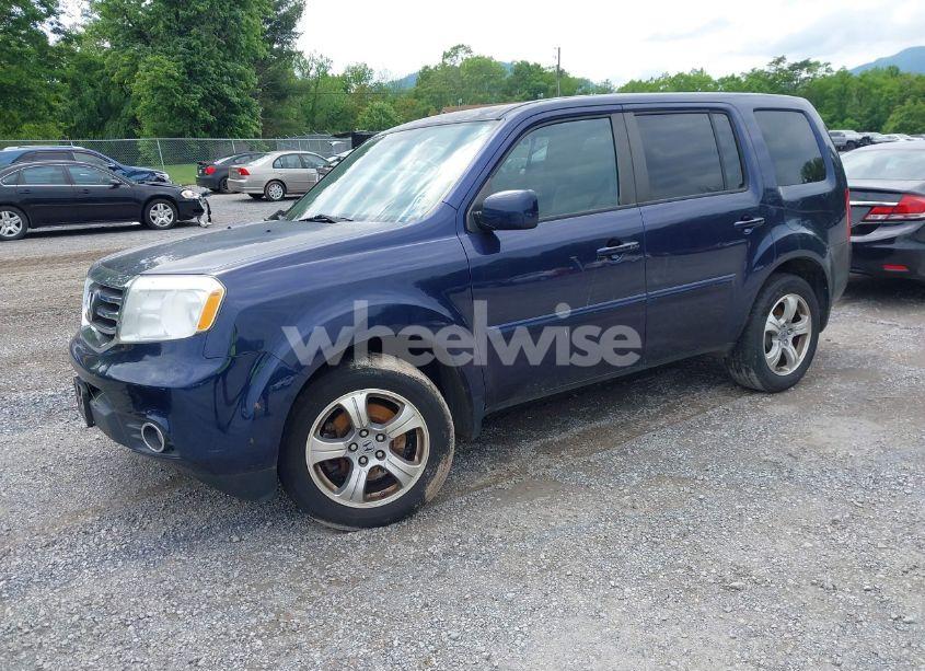 Photo 2 of 2013 Honda Pilot EX (VIN 5FNYF4H4XDB003334)