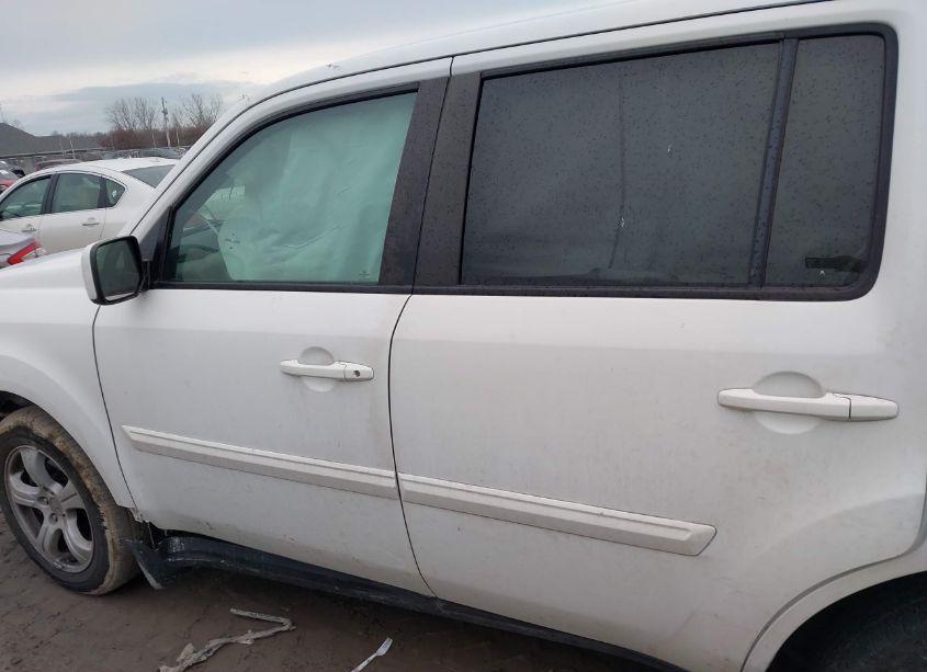 Photo 15 of 2015 Honda Pilot EX (VIN 5FNYF4H4XFB018564)