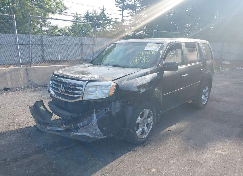 Photo 2 of 2015 Honda Pilot EX (VIN 5FNYF4H4XFB069336)