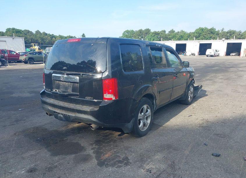 Photo 4 of 2015 Honda Pilot EX (VIN 5FNYF4H4XFB069336)