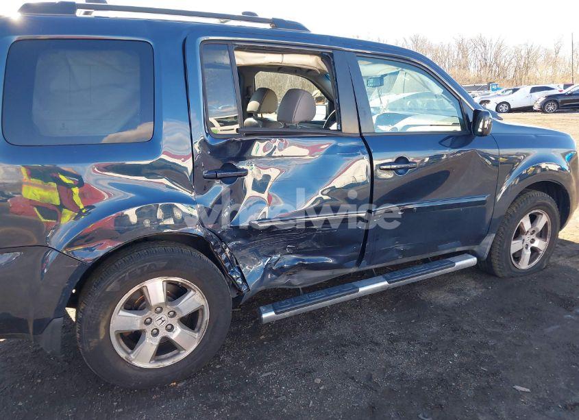 Photo 18 of 2011 Honda Pilot EX-L (VIN 5FNYF4H50BB011058)