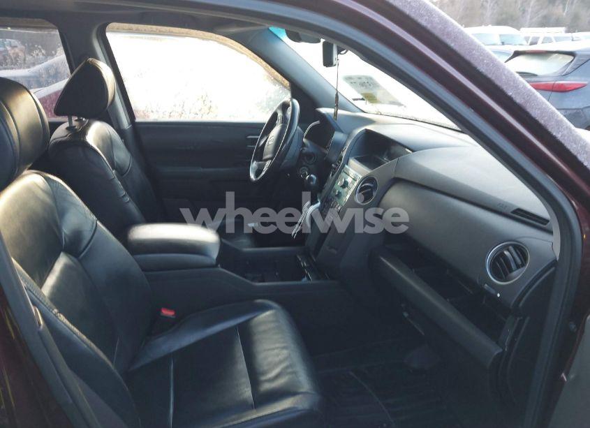 Photo 5 of 2011 Honda Pilot EX-L (VIN 5FNYF4H50BB018768)