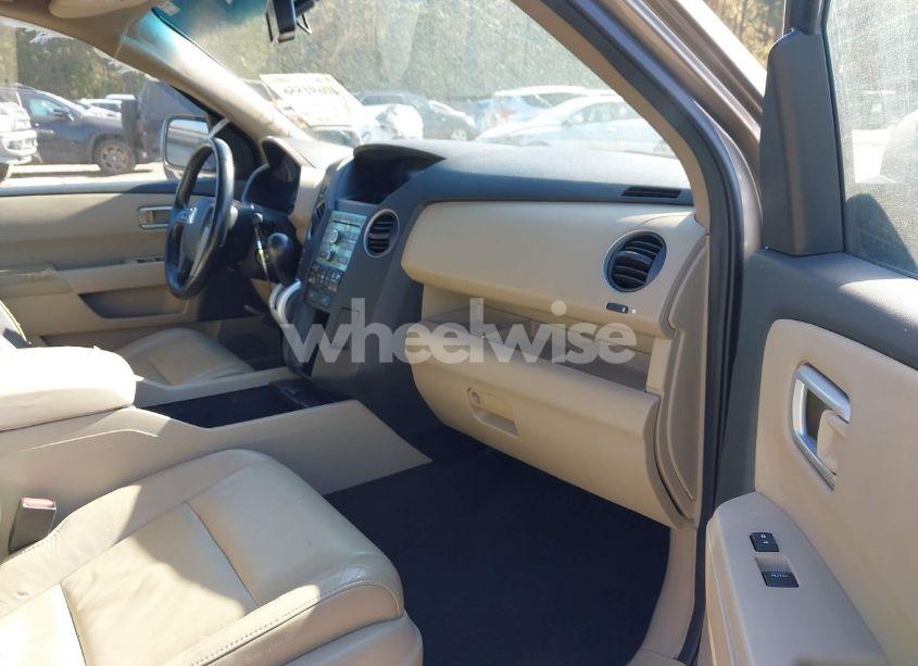 Photo 5 of 2011 Honda Pilot EX-L (VIN 5FNYF4H50BB044528)