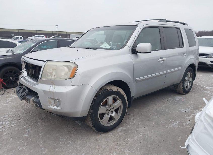 Photo 2 of 2011 Honda Pilot EX-L (VIN 5FNYF4H50BB053553)