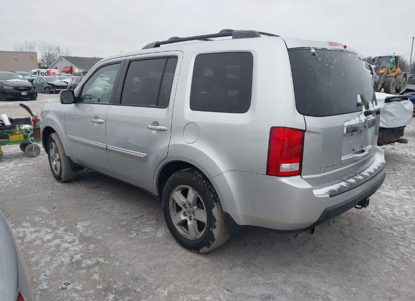 Photo 3 of 2011 Honda Pilot EX-L (VIN 5FNYF4H50BB053553)