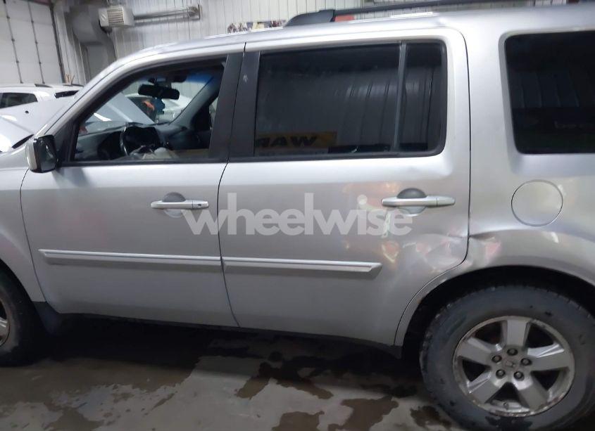 Photo 14 of 2011 Honda Pilot EX-L (VIN 5FNYF4H50BB059496)