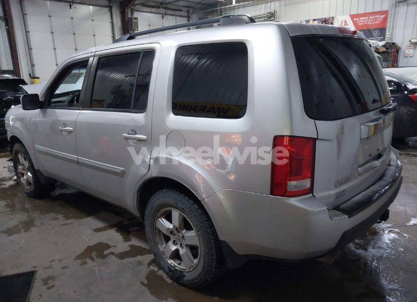Photo 3 of 2011 Honda Pilot EX-L (VIN 5FNYF4H50BB059496)