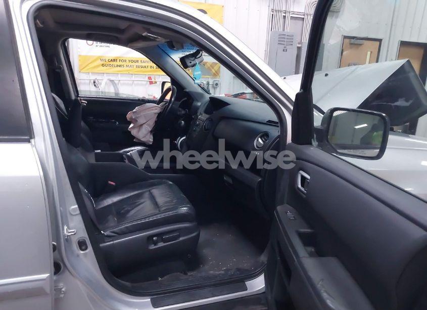 Photo 5 of 2011 Honda Pilot EX-L (VIN 5FNYF4H50BB059496)