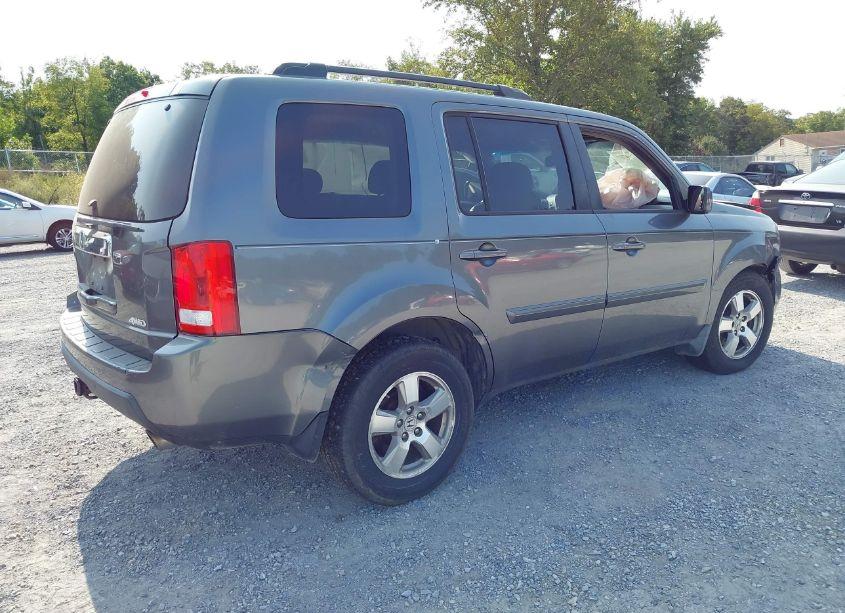 Photo 4 of 2011 Honda Pilot EX-L (VIN 5FNYF4H50BB066352)