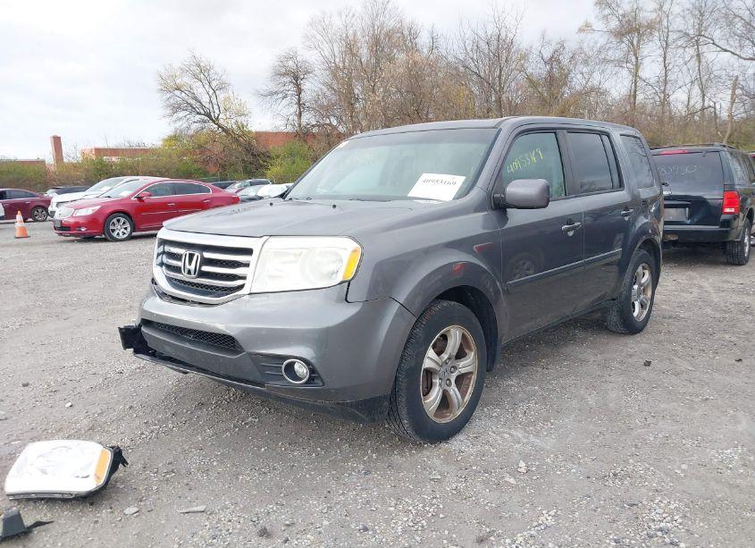 Photo 2 of 2014 Honda Pilot EX-L (VIN 5FNYF4H50EB016751)