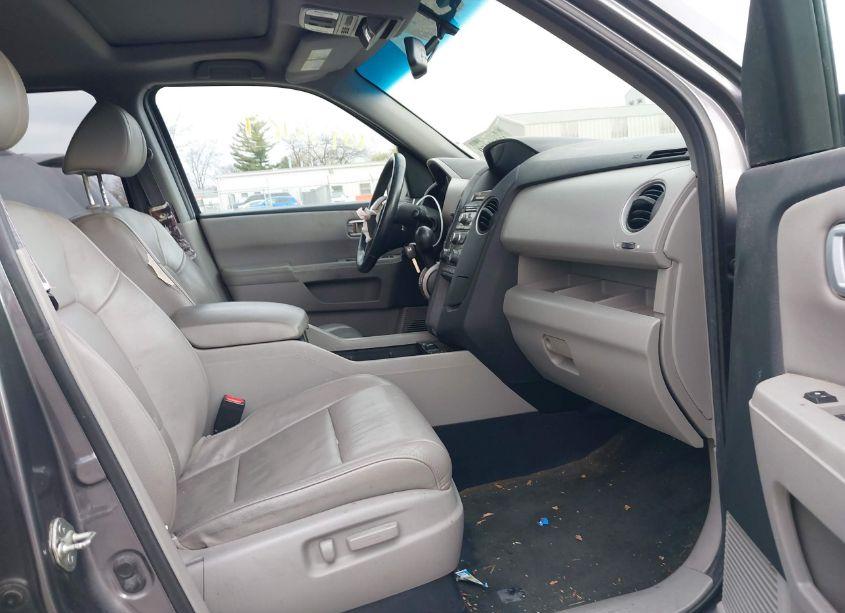 Photo 5 of 2014 Honda Pilot EX-L (VIN 5FNYF4H50EB016751)