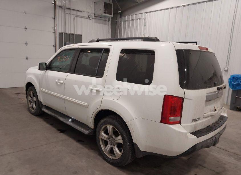 Photo 3 of 2015 Honda Pilot EX-L (VIN 5FNYF4H50FB072559)