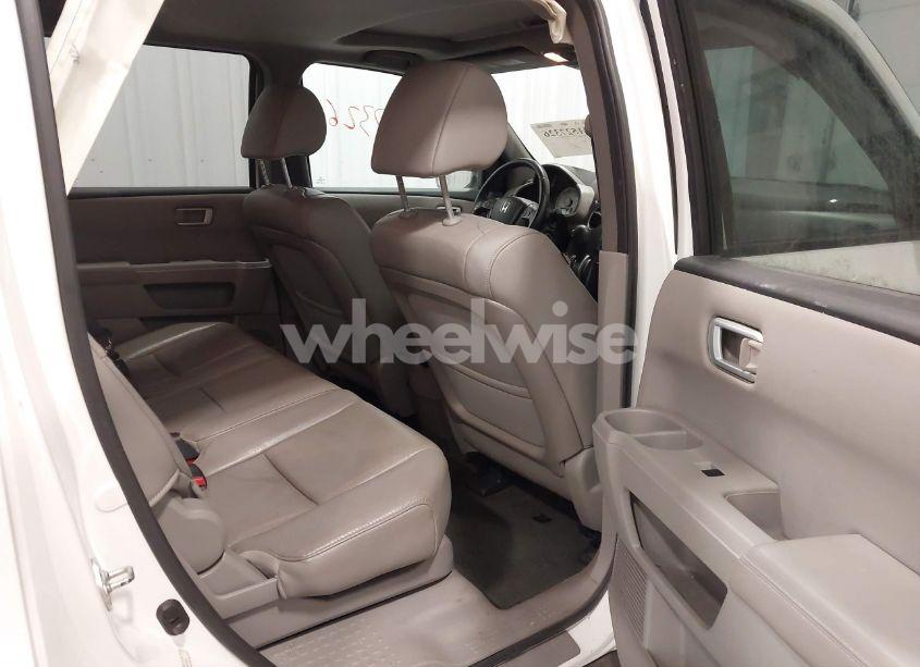 Photo 8 of 2015 Honda Pilot EX-L (VIN 5FNYF4H50FB072559)
