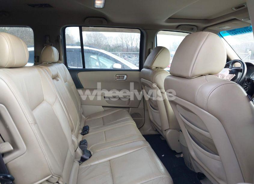 Photo 8 of 2011 Honda Pilot EX-L (VIN 5FNYF4H51BB008718)