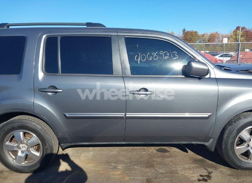 Photo 13 of 2011 Honda Pilot EX-L (VIN 5FNYF4H51BB009416)