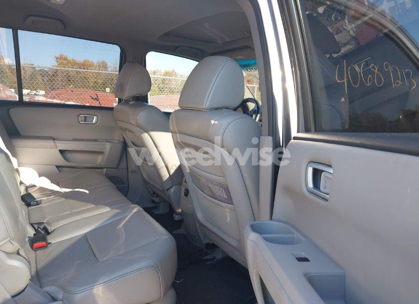 Photo 8 of 2011 Honda Pilot EX-L (VIN 5FNYF4H51BB009416)