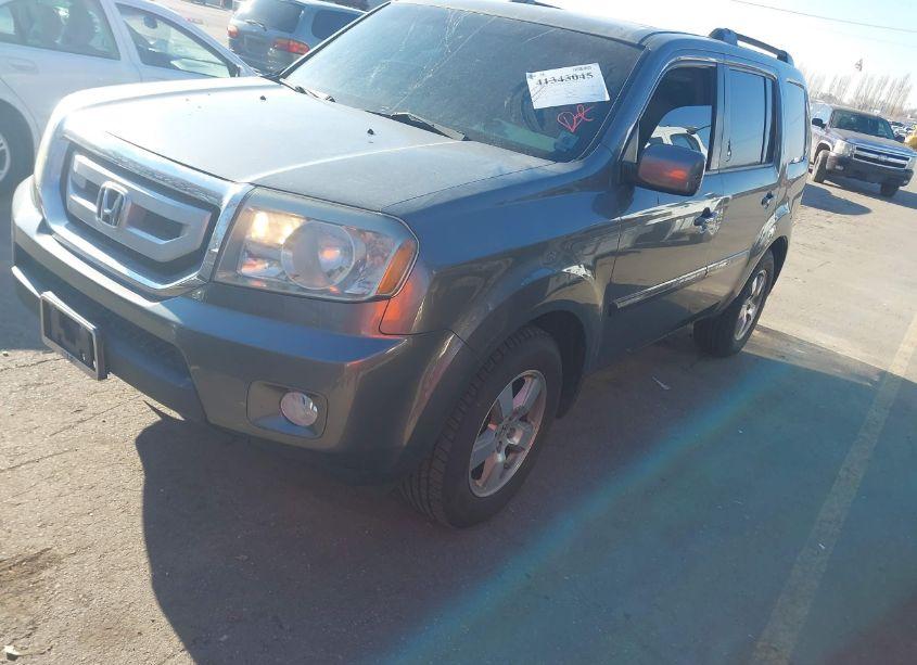 Photo 2 of 2011 Honda Pilot EX-L (VIN 5FNYF4H51BB046398)