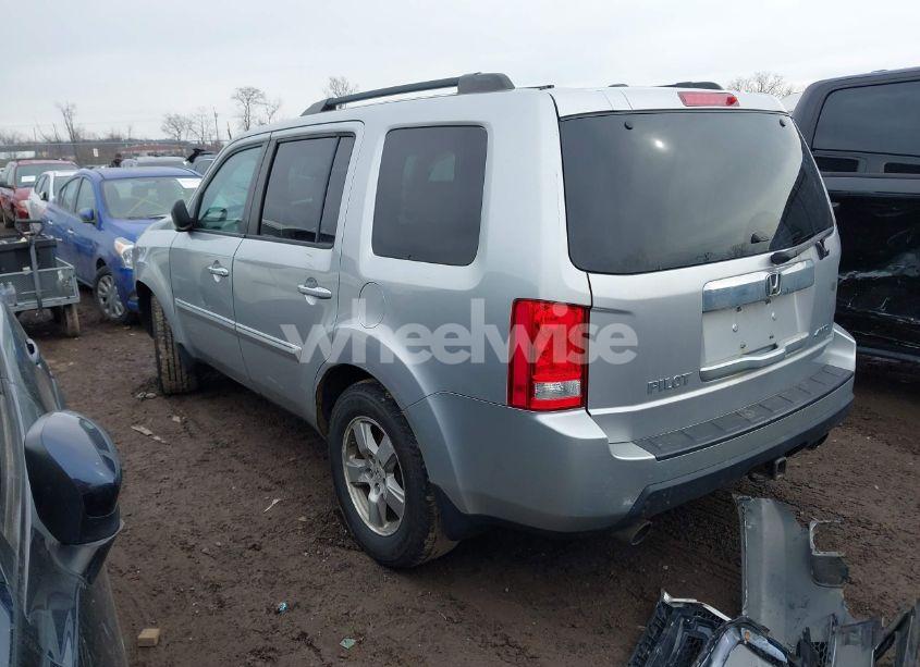 Photo 3 of 2011 Honda Pilot EX-L (VIN 5FNYF4H51BB054632)