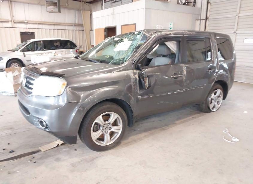 Photo 2 of 2013 Honda Pilot EX-L (VIN 5FNYF4H51DB008978)