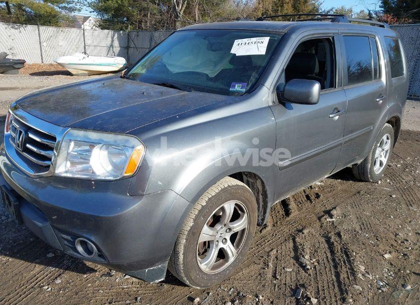 Photo 2 of 2013 Honda Pilot EX-L (VIN 5FNYF4H51DB055539)