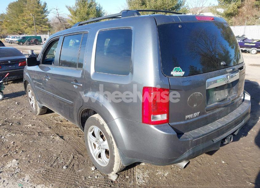 Photo 3 of 2013 Honda Pilot EX-L (VIN 5FNYF4H51DB055539)