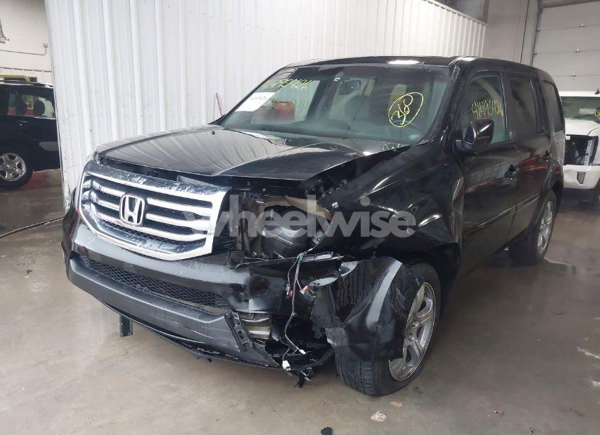 Photo 2 of 2014 Honda Pilot EX-L (VIN 5FNYF4H51EB009257)