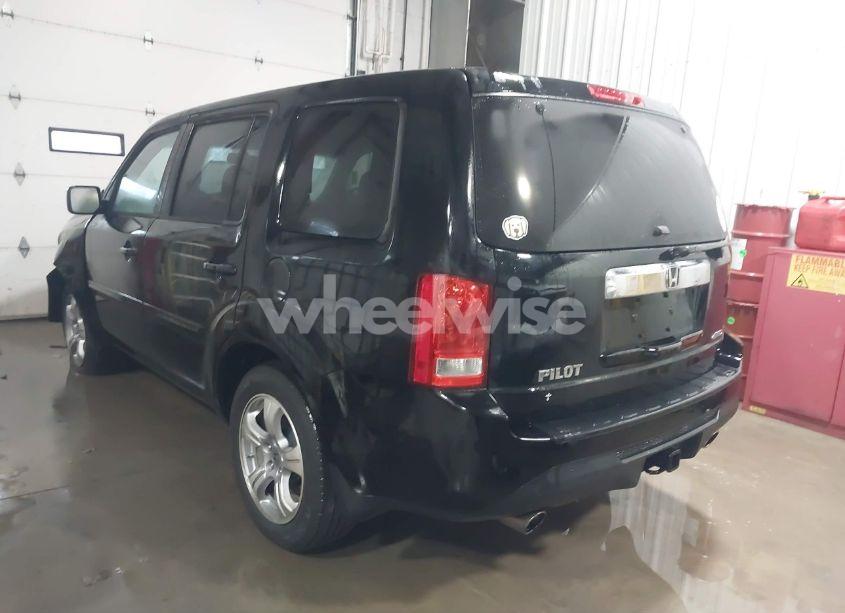 Photo 3 of 2014 Honda Pilot EX-L (VIN 5FNYF4H51EB009257)