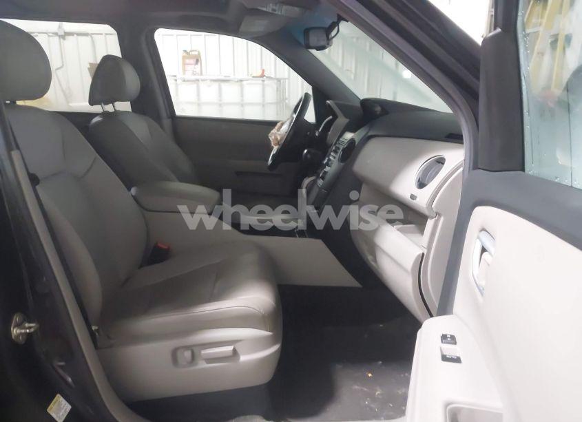 Photo 5 of 2014 Honda Pilot EX-L (VIN 5FNYF4H51EB009257)